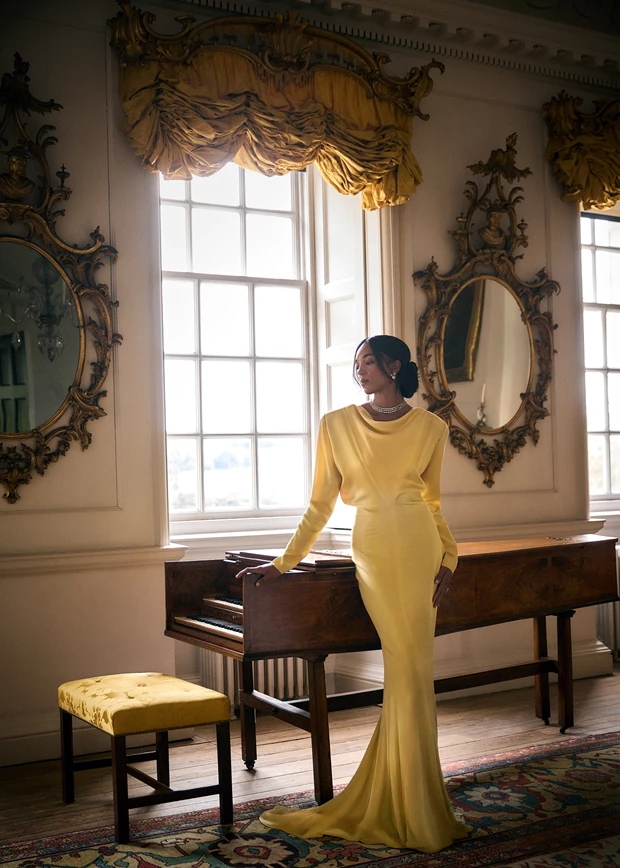 Editorial Μόδας UK Harper's Bazaar Noε 2025