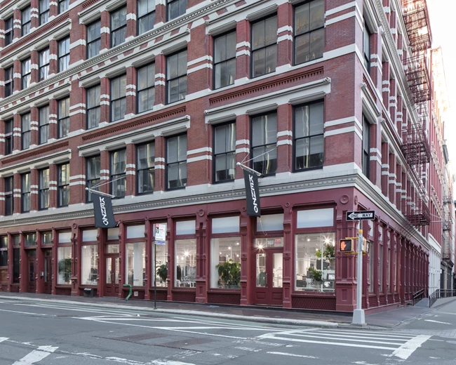 Η αμερικανική ναυαρχίδα του οίκου μόδας KENZO άνοιξε τις πόρτες της στη Νέα Υόρκη