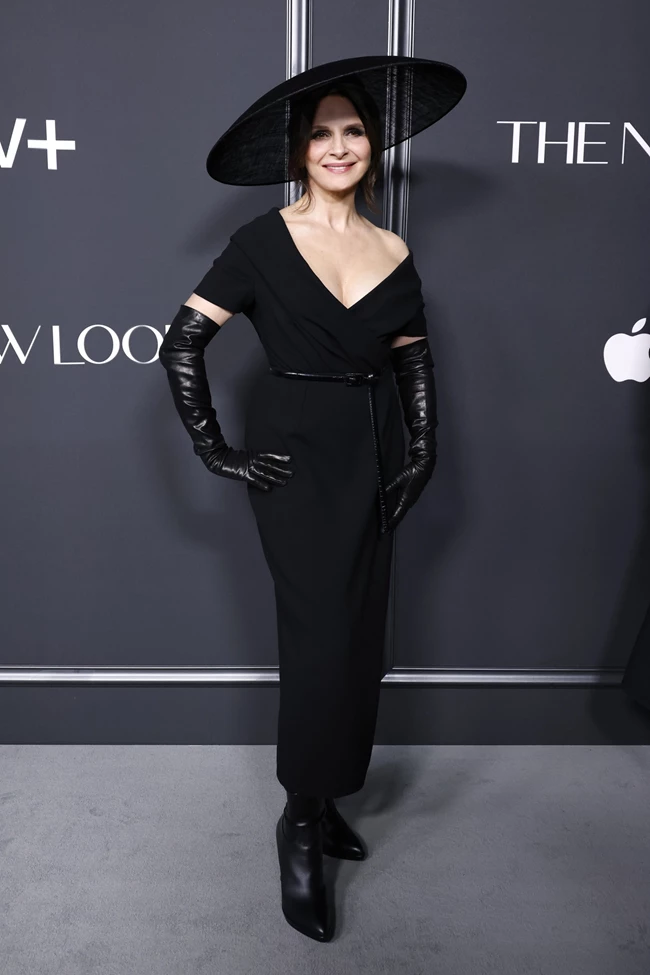 Juliette Binoche | Το σύνολο Dior που επέλεξε για την παγκόσμια πρεμιέρα του The New Look