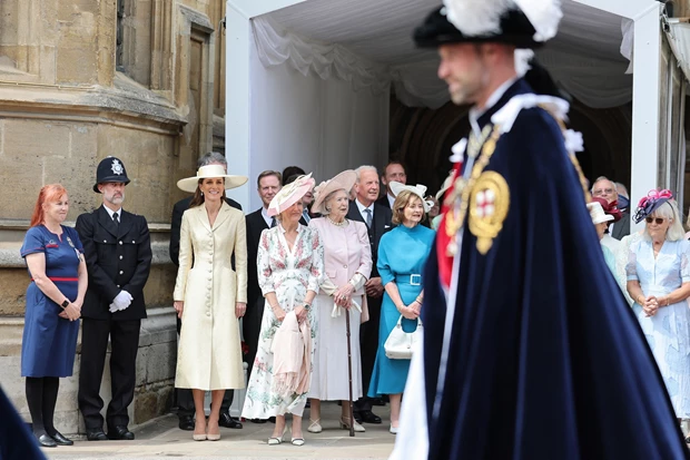 Kate Middleton | Ατάραχη στην πρώτη τελετή του Τάγματος της Περικνημίδας χωρίς τον Αndrew