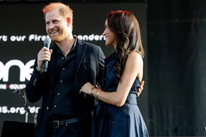 Ο πρίγκιπας Harry συγκρίνει τη βρετανική βασιλική οικογένεια με το Downton Abbey