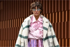 Πέντε κομψοί τρόποι για να φορέσετε την τάση του ροζ