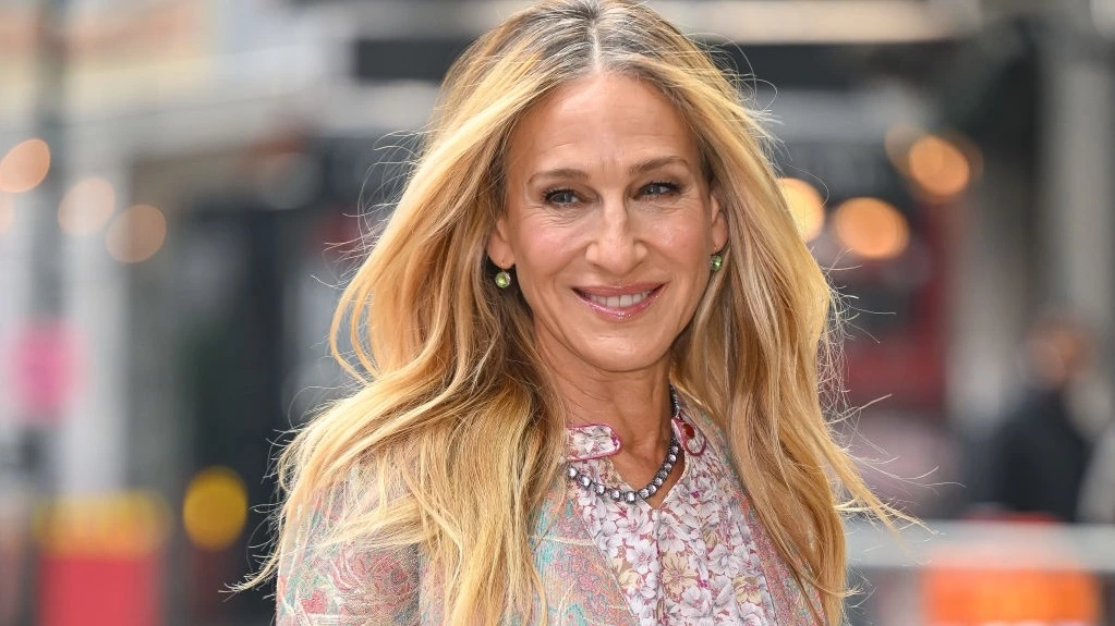 Πώς να χρησιμοποιείτε σωστά την πούδρα προσώπου μετά τα 50