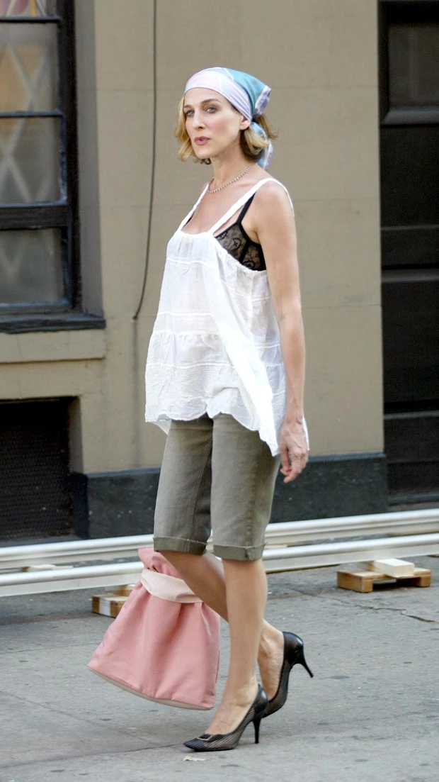 η Sarah Jessica Parker, ως Carrie Bradshaw, είχε φορέσει ένα διάφανο τοπ της Marni