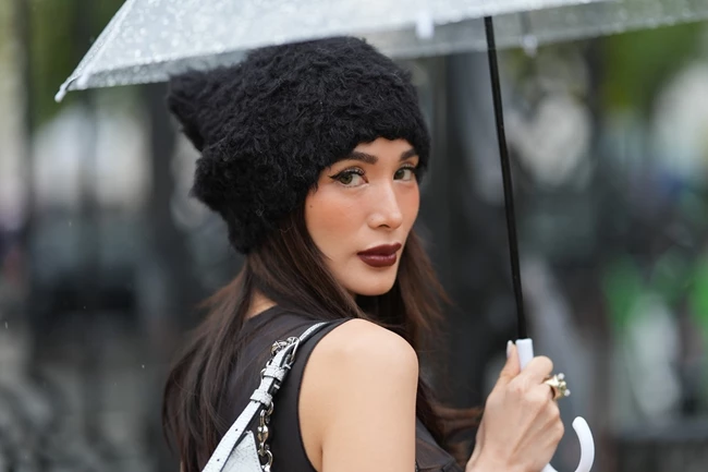 paris street style ss25