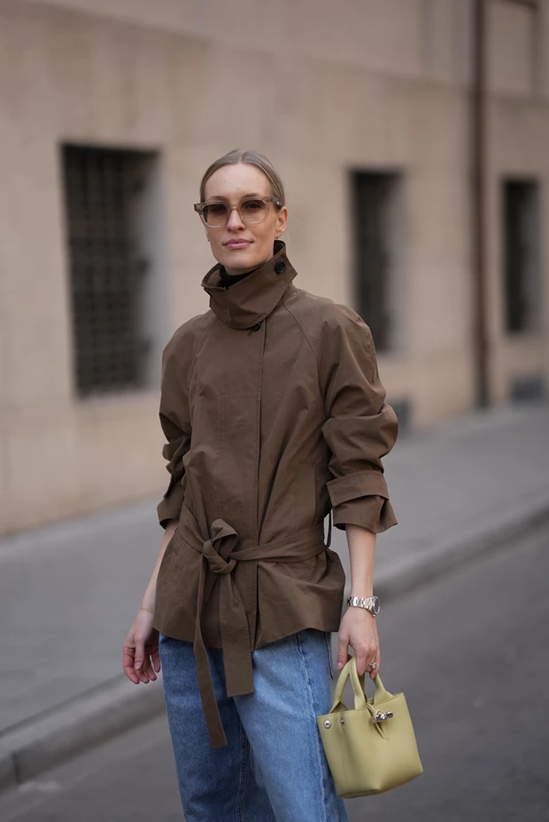 STREET STYLE LOOK με funnel-neck jacket