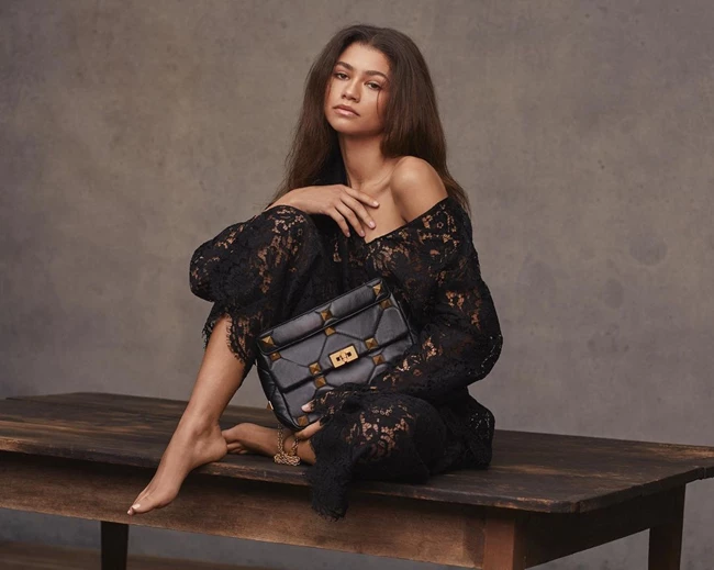 Zendaya | Οι θαυμαστές της τη θεωρούν ήδη την "πιο καλοντυμένη σταρ του 2021"