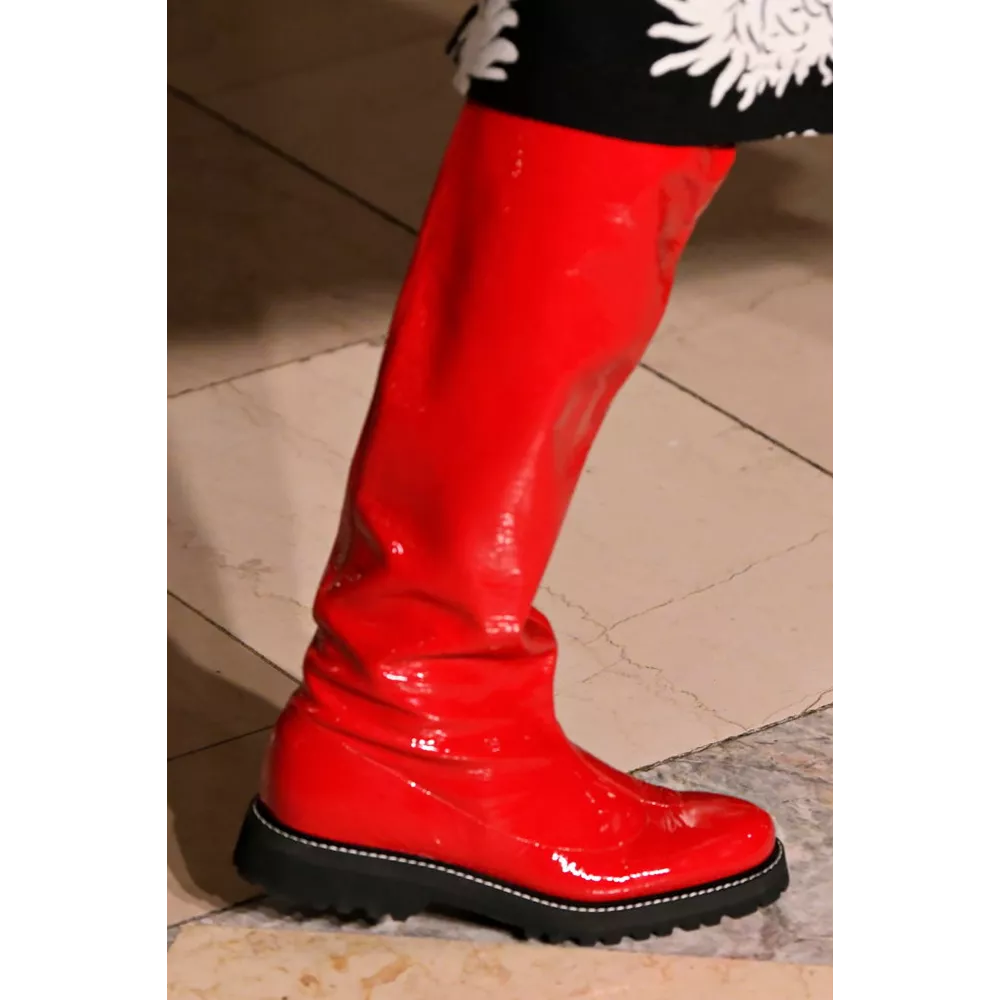 Color boots