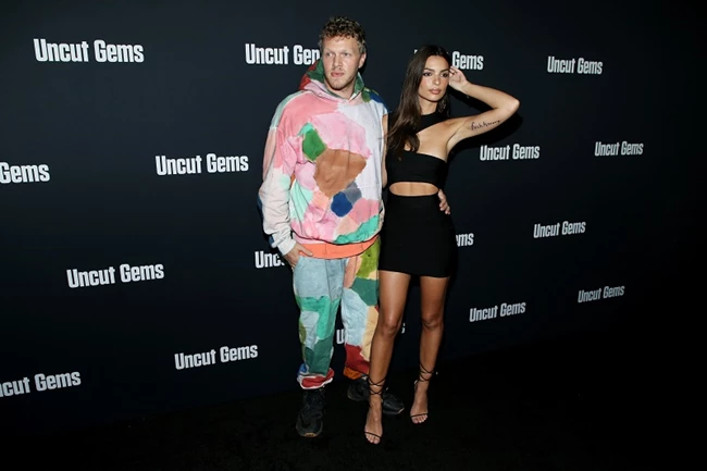 Η Emily Ratajkowski και το "κρυφό" μήνυμα στον Harvey Weinstein