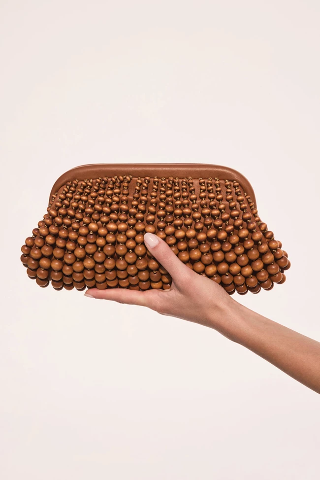 Nia clutch, Cult Gaia.