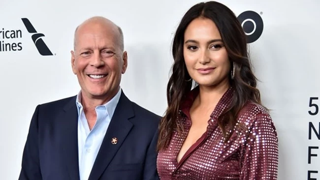 Bruce Willis | "Δεν μπορεί να μιλήσει. Δεν διαβάζει"
