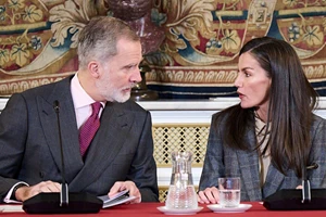 Letizia της Ισπανίας | Με statement δερμάτινο jacket που αναβαθμίζει το στιλ κάθε γυναίκας