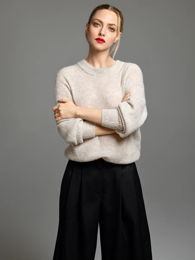 True Beauty | Η Amanda Seyfried μιλά αποκλειστικά στο Harper’s Βazaar Greece για την ομορφιά, τις αξίες και τους στόχους της