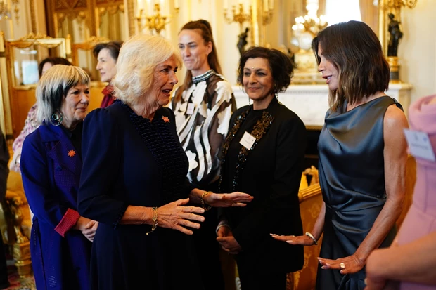 Η Victoria Beckham μόλις υιοθέτησε τη μεγαλύτερη τάση μαλλιών για το 2025