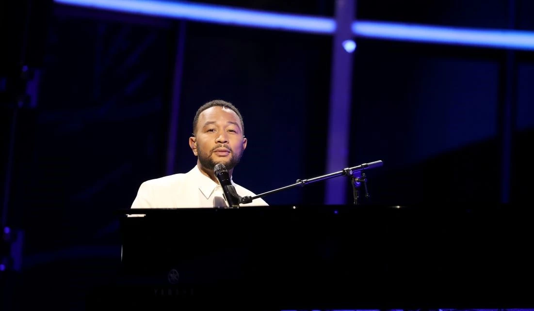 Chrissy Teigen | Γιατί μοιράστηκε φωτογραφίες από την απώλεια του μωρού της