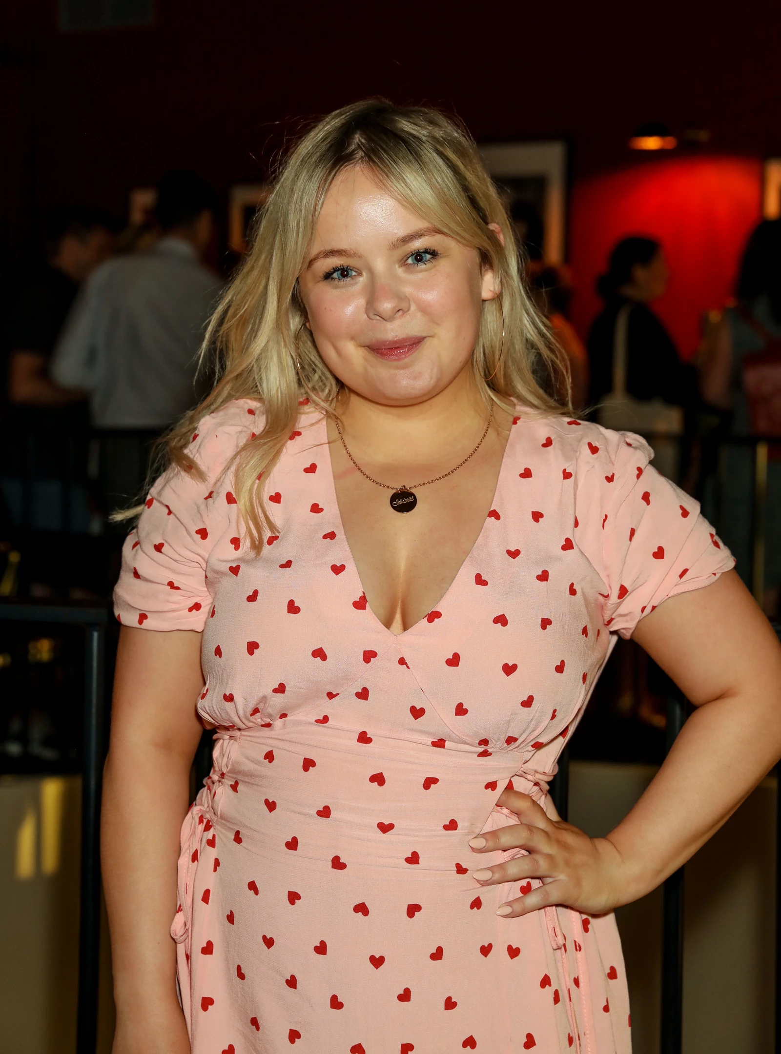 Ashton Kutcher | Αστειεύτηκε ότι η Mila Kunis τον "απατάει" με το 'Bridgerton'