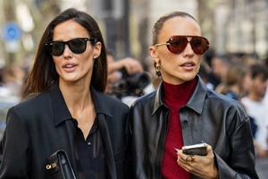 Η Jennifer Lopez υιοθέτησε την τάση μαλλιών που λίγες celebrities άνω των 50 έχουν τολμήσει