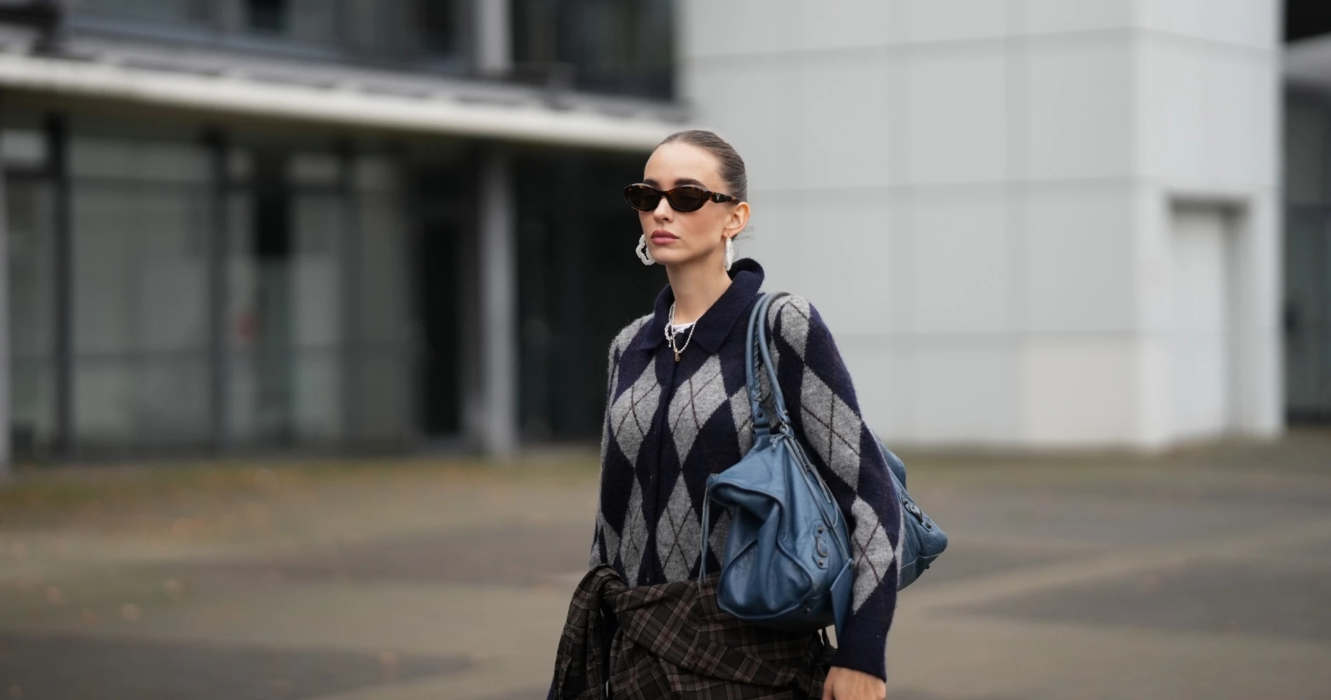 Το argyle πουλόβερ που θα ορίσει τις χειμωνιάτικες εμφανίσεις σας