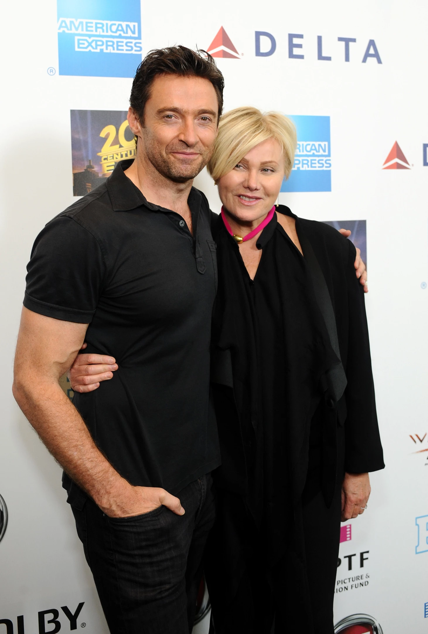 Hugh Jackman | Η εγκατάλειψη από την μητέρα του και η στιγμή της συγχώρεσης