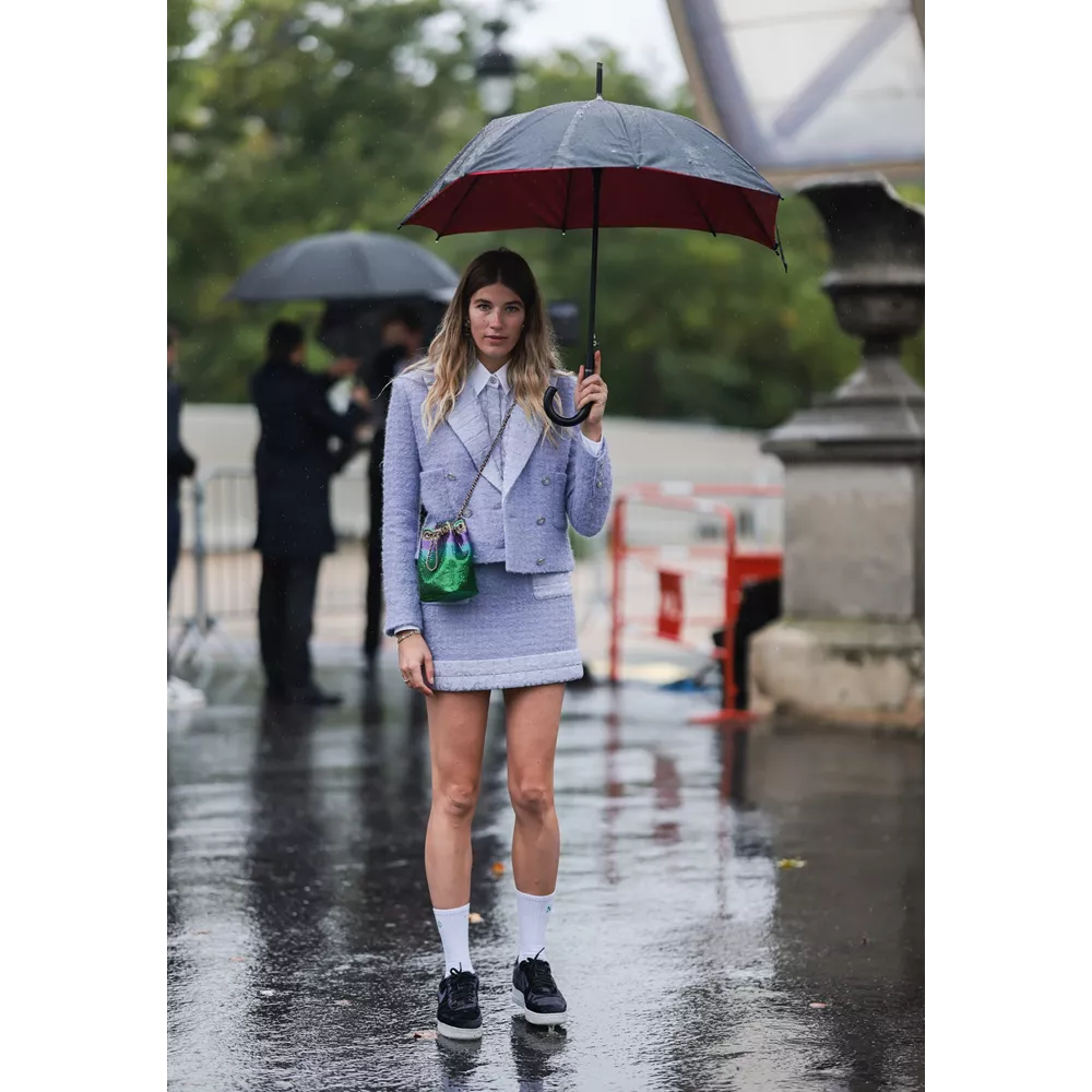 Με sneakers