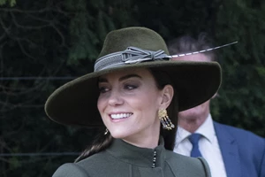 Kate Middleton | Το σχόλιό της στο Twitter για το χριστουγεννιάτικο look της