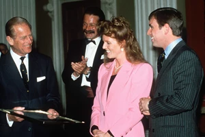 Sarah Ferguson | Αφήνει αιχμές για Πρίγκιπα Harry και Meghan Markle