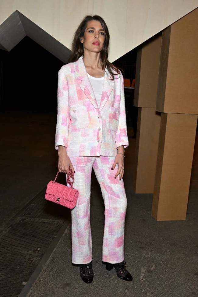 Charlotte Casiraghi | Η εμφάνιση της κόρης της πριγκίπισσας Καρολίνας μετά τα δημοσιεύματα περί εγκυμοσύνης της