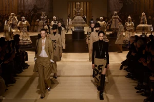 Το it χρώμα στο μακιγιάζ της επόμενης σεζόν σύμφωνα με τον οίκο Dior