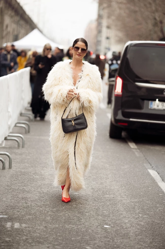 fur coat