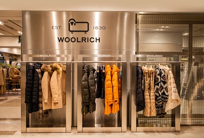 Στα Woolrich θα βρείτε τα essentials για το κρύο