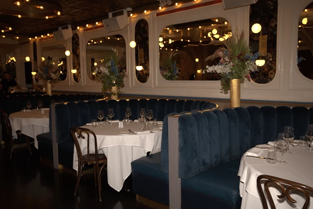 Hilaria Baldwin | Σπάνια εμφάνιση με την κόρη της, Carmen, σε VIP Luncheon για το φινάλε της NYFW