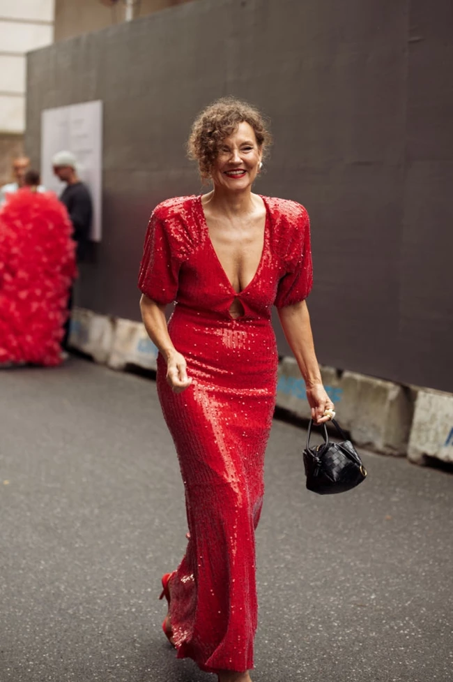 Τα κομψά φορέματα που θα φορέσετε τις γιορτές