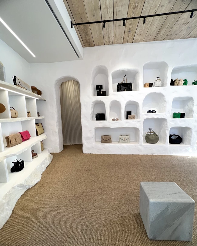 Luisa World Paros