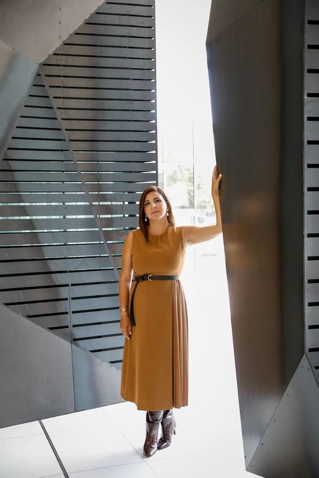 Woman who dares | Πέγκυ Αντωνάκου