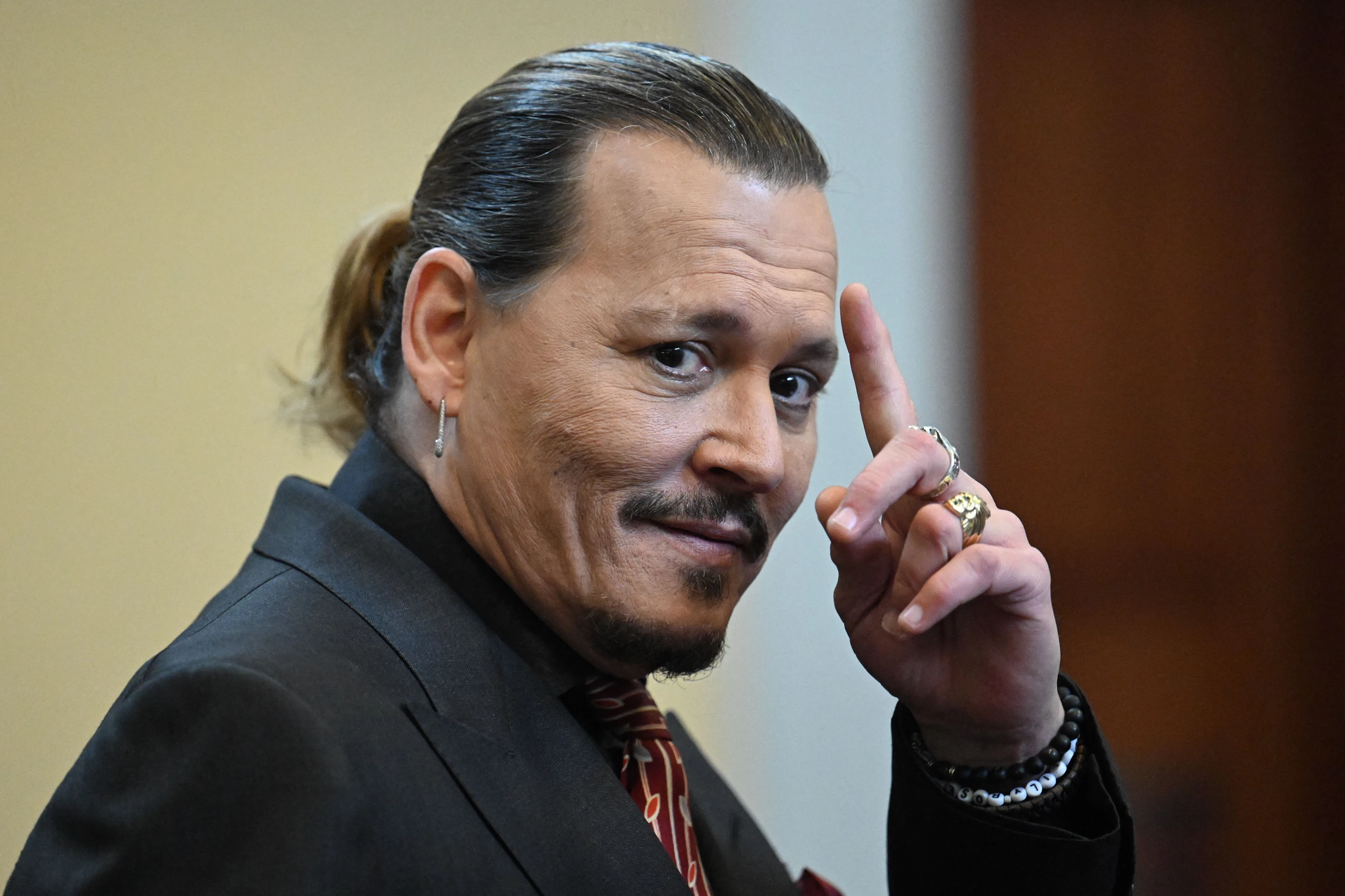 Johnny Depp | Οι δικηγόροι του εξήγησαν γιατί τα social media "δεν έπαιξαν κανένα ρόλο" στην ετυμηγορία