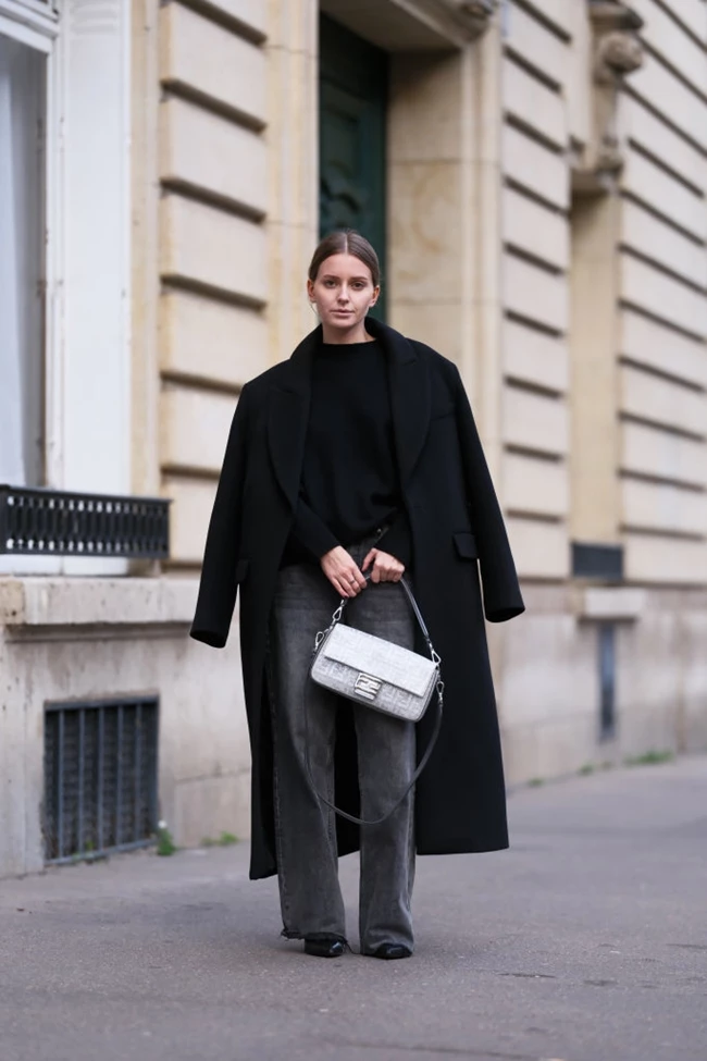 Straight-leg jeans