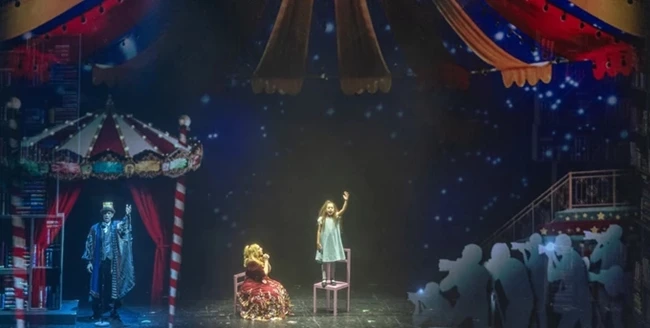 θεατρικές παραστάσεις