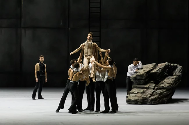 Πρόβα Μπαλέτου ΕΛΣ - Χορός με τη σκιά μου