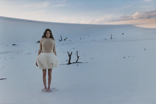 From the Magazine | Η λαμπερή πλευρά του beachwear