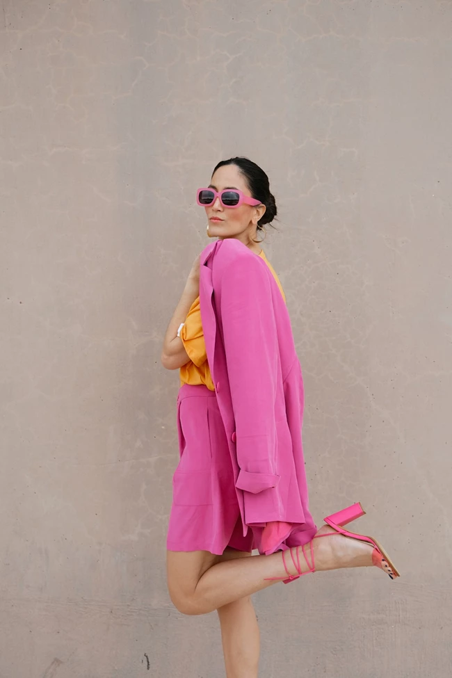 Print lover or color blocker | Tα ωραιότερα outfits της άνοιξης και πώς να τα συνδυάσετε