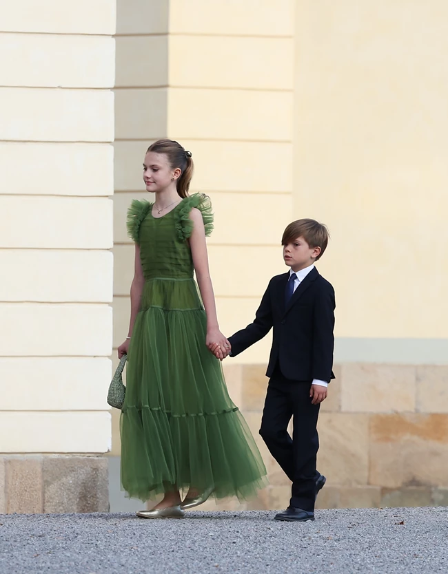 Πριγκίπισσα Estelle με τον αδερφό της