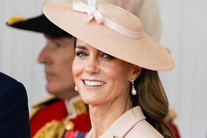 Δείπνο στο Windsor | Γιατί η Kate Middleton έκανε στροφή στον αγαπημένο οίκο της Meghan Markle