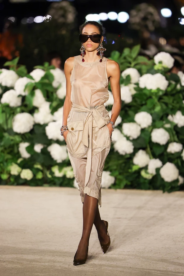 Saint Laurent Runway Look Paris Fashion Week Womenswear Spring-Summer 2026