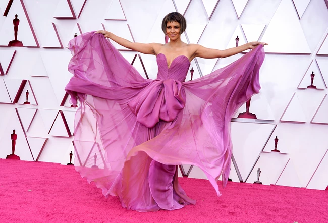 Halle Berry | Το χτένισμά της έκλεψε την παράσταση στα Όσκαρ