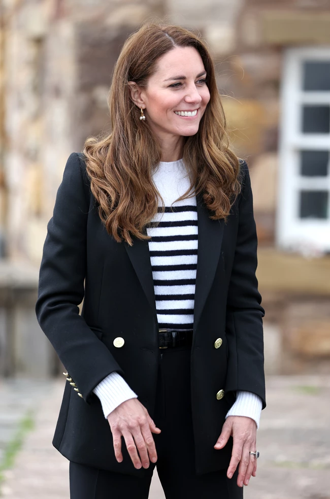 H Kate Middleton φόρεσε τη μαρινιέρα με υποδειγματικό τρόπο