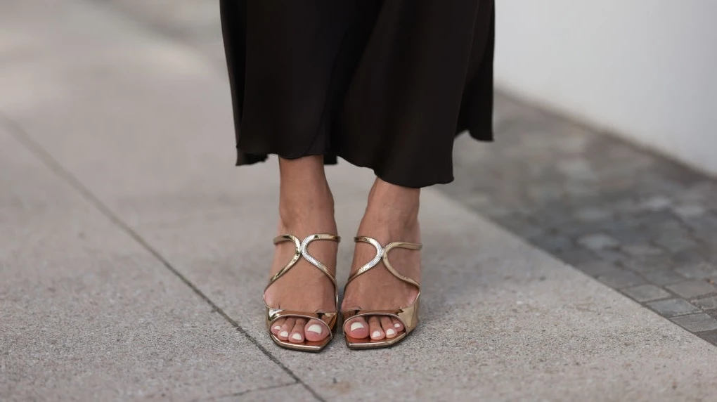 Glazed Pedicure | Αυτή είναι η μεγαλύτερη τάση στο πεντικιούρ φέτος το καλοκαίρι