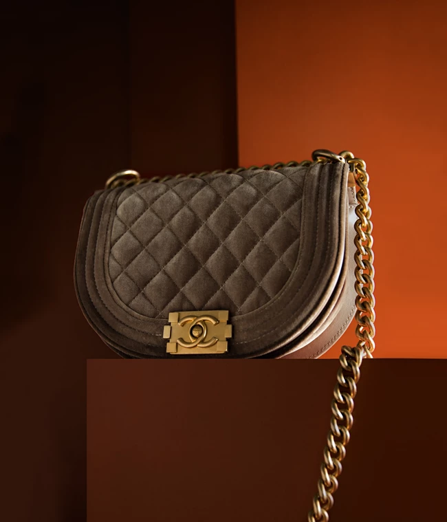 Tσάντα από βελούδο, με αλυσίδα Chanel, Linea Piu