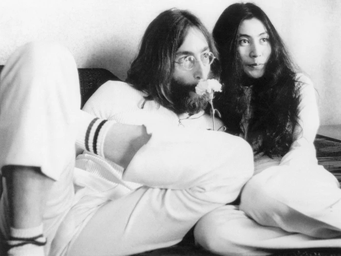 Η εμμονή που είχε ο John Lennon κατά τη διάρκεια της σχέσης του με τη Yoko Ono