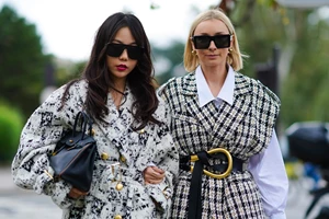 Τα ωραιότερα χρώματα μαλλιών για μελαχρινές του φετινού καλοκαιριού