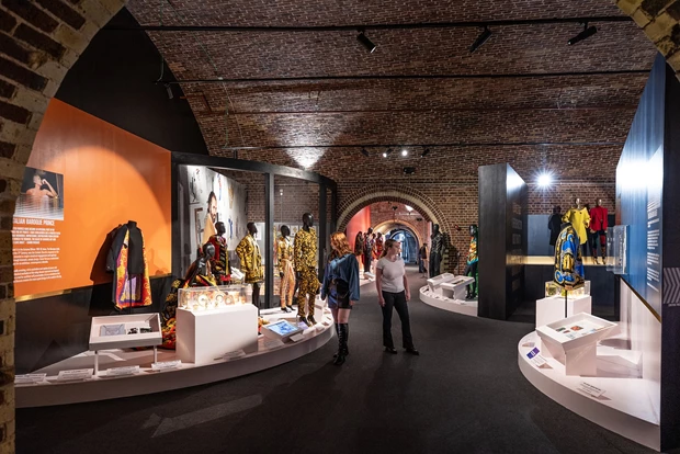 Gianni Versace Retrospective Λονδίνο